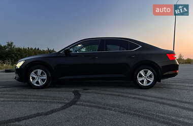 Лифтбек Skoda Superb 2017 в 