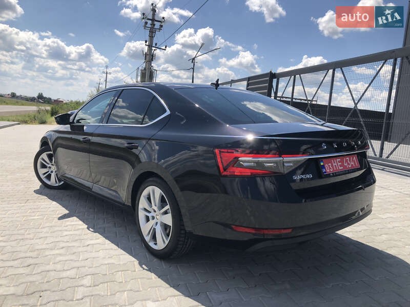 Лифтбек Skoda Superb 2022 в Луцке