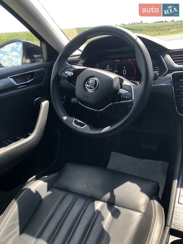 Лифтбек Skoda Superb 2022 в Луцке