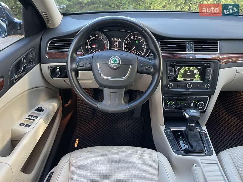 Универсал Skoda Superb 2012 в Киеве