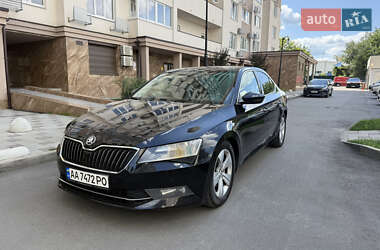 Лифтбек Skoda Superb 2015 в Киеве