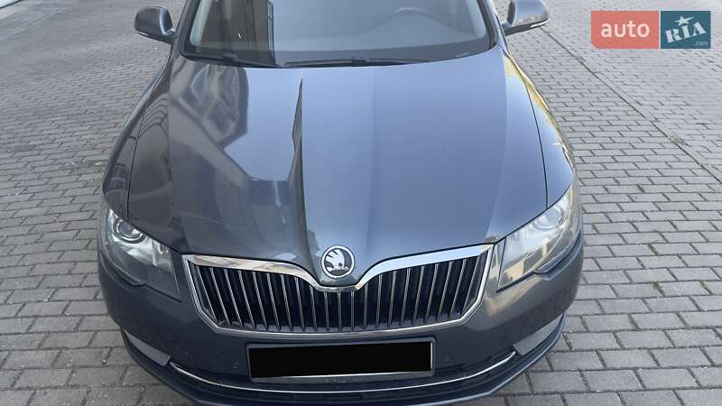 Универсал Skoda Superb 2013 в Ужгороде