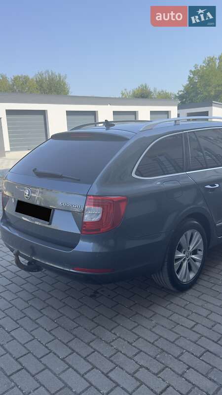 Универсал Skoda Superb 2013 в Ужгороде