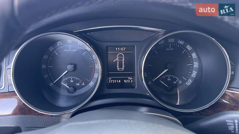 Универсал Skoda Superb 2013 в Ужгороде