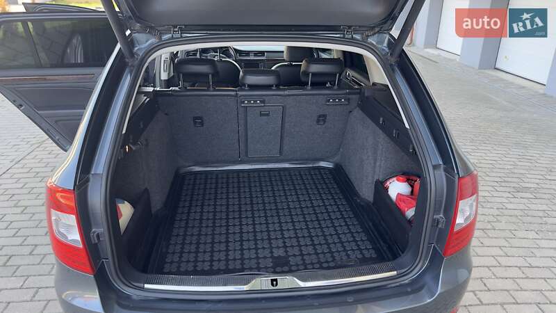 Универсал Skoda Superb 2013 в Ужгороде