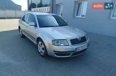 Ліфтбек Skoda Superb 2004 в Рівному