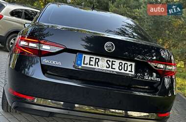 Лифтбек Skoda Superb 2016 в 