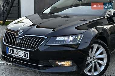 Лифтбек Skoda Superb 2016 в 