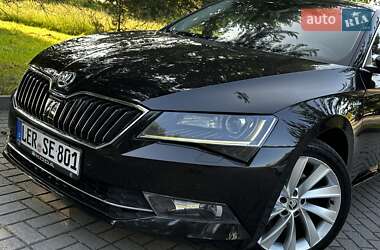 Лифтбек Skoda Superb 2016 в 
