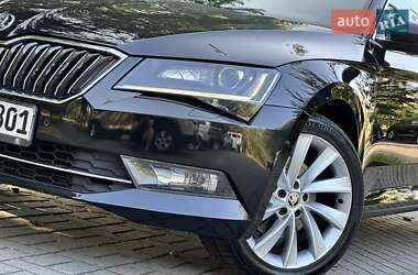 Лифтбек Skoda Superb 2016 в 