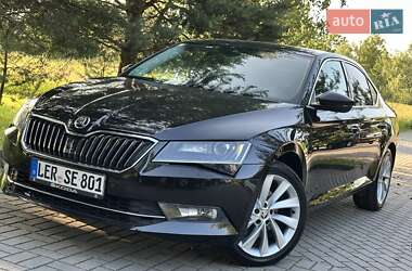 Лифтбек Skoda Superb 2016 в 