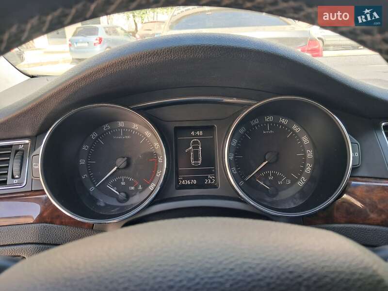 Універсал Skoda Superb 2014 в Вараші