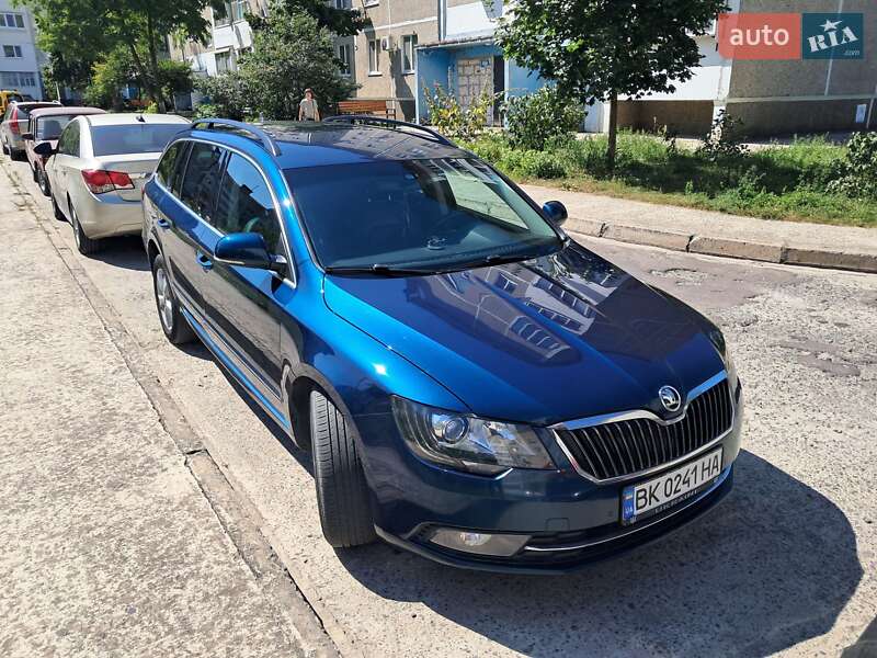Універсал Skoda Superb 2014 в Вараші