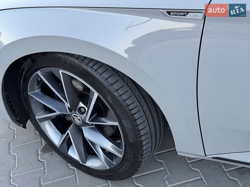 Универсал Skoda Superb 2019 в Луцке