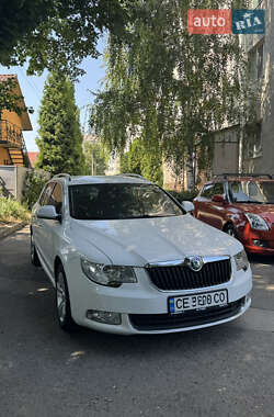 Універсал Skoda Superb 2012 в Чернівцях