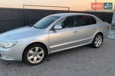 Лифтбек Skoda Superb 2010 в 