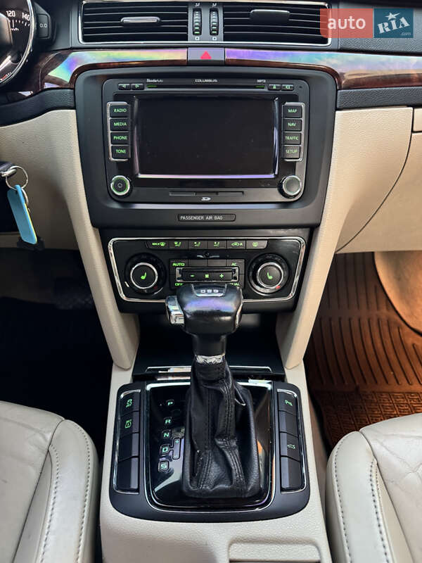 Универсал Skoda Superb 2010 в Ровно