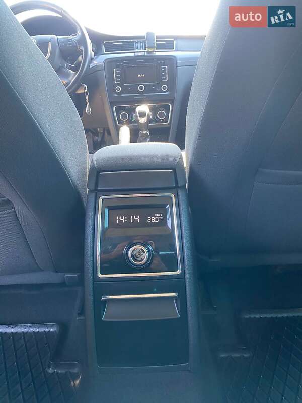 Універсал Skoda Superb 2011 в Дніпрі фото 26 Універсал Skoda Superb 2011 в Дніпрі