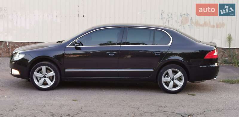 Лифтбек Skoda Superb 2012 в Славянске
