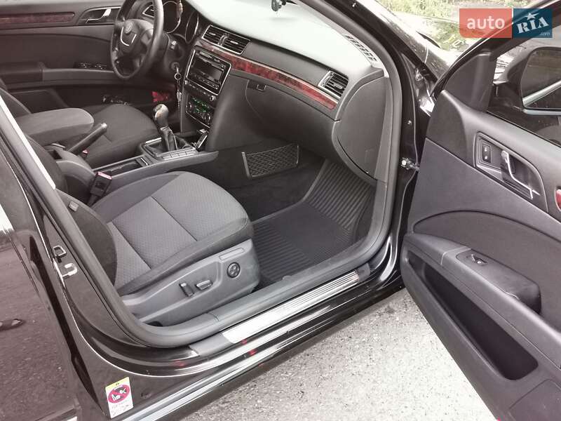 Лифтбек Skoda Superb 2012 в Славянске