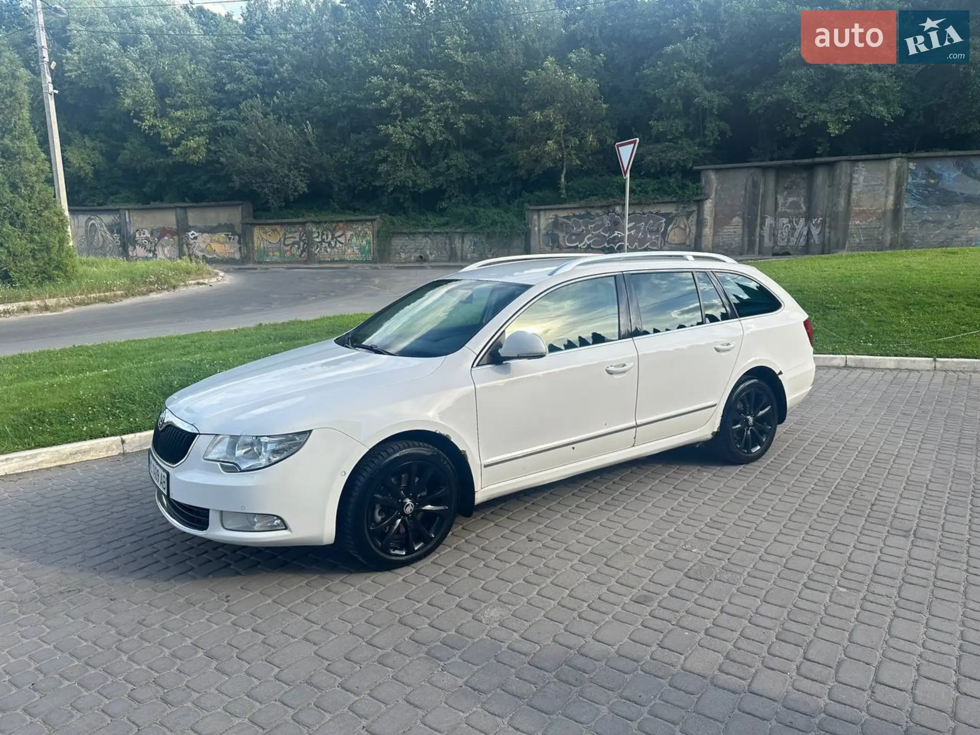 2012 Skoda Superb - мініатюра 2