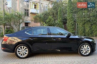 Лифтбек Skoda Superb 2018 в 