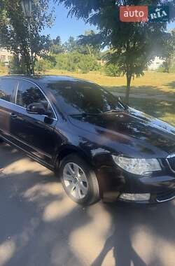 Лифтбек Skoda Superb 2012 в 