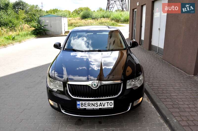 Лифтбек Skoda Superb 2011 в Львове