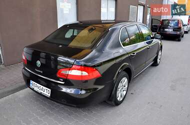 Лифтбек Skoda Superb 2011 в 