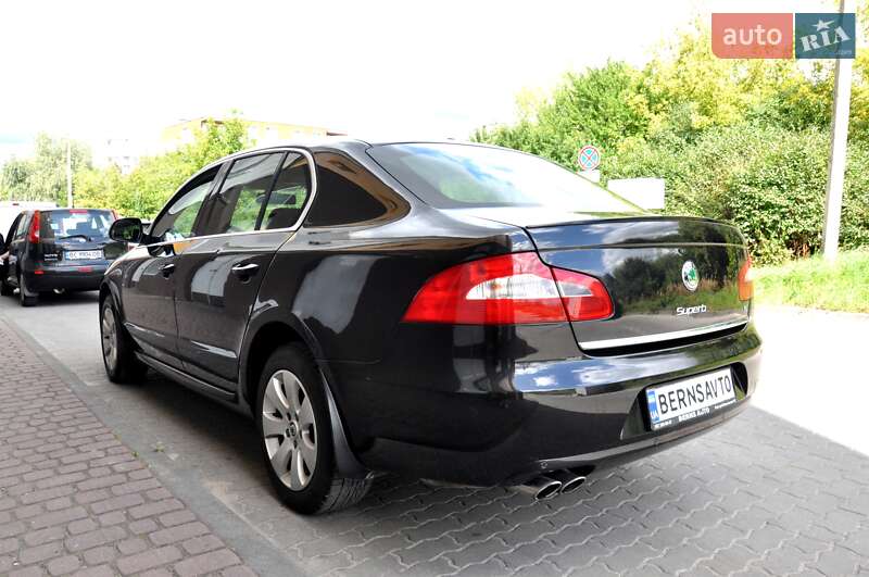 Лифтбек Skoda Superb 2011 в Львове