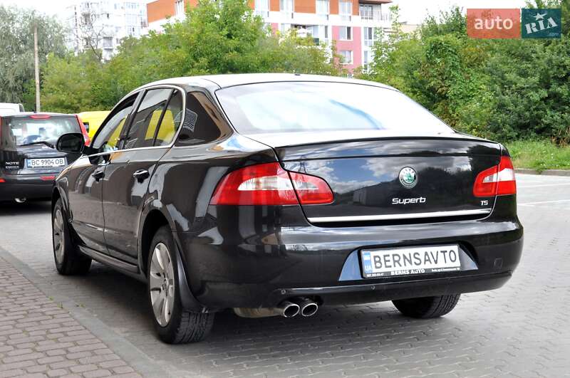 Лифтбек Skoda Superb 2011 в Львове