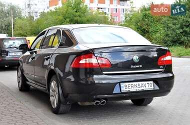 Лифтбек Skoda Superb 2011 в 