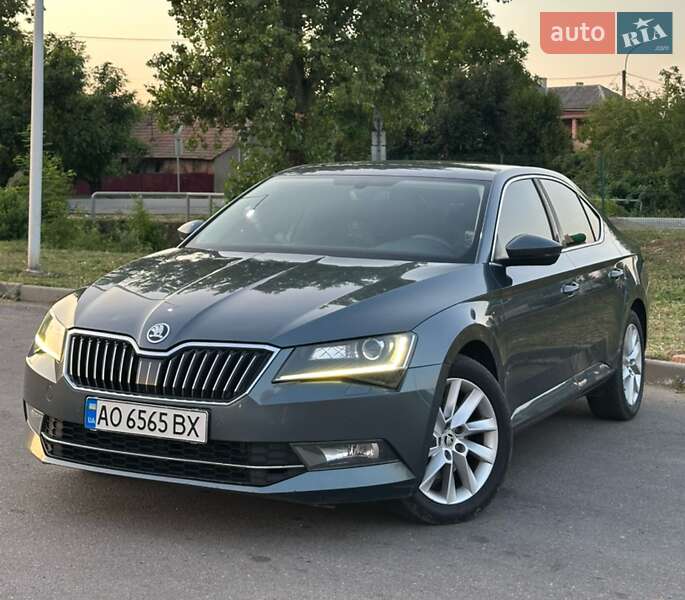 Лифтбек Skoda Superb 2016 в Мукачево