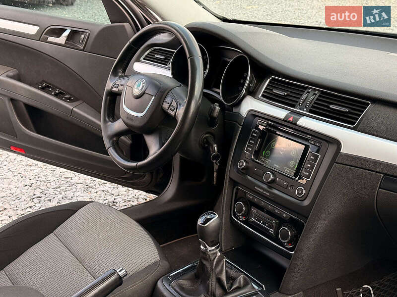 Универсал Skoda Superb 2013 в Львове