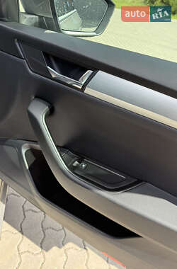 Лифтбек Skoda Superb 2016 в 