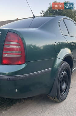 Лифтбек Skoda Superb 2003 в 