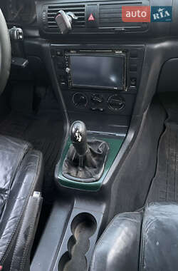 Лифтбек Skoda Superb 2003 в 