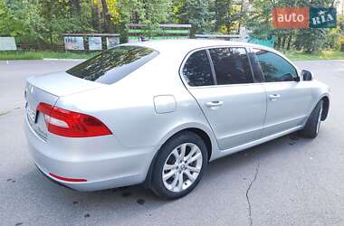 Лифтбек Skoda Superb 2013 в 