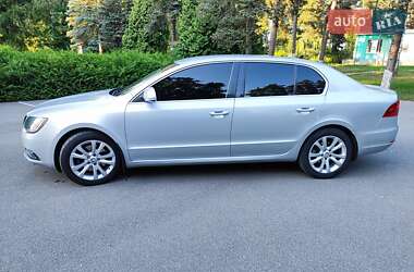 Лифтбек Skoda Superb 2013 в 