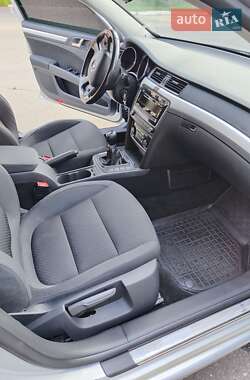 Лифтбек Skoda Superb 2013 в 