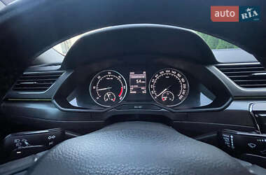Лифтбек Skoda Superb 2016 в 