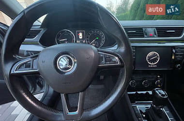 Лифтбек Skoda Superb 2016 в 