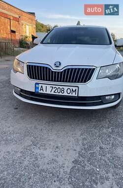 Лифтбек Skoda Superb 2014 в 