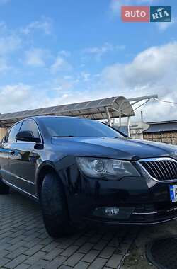 Лифтбек Skoda Superb 2014 в Виноградове