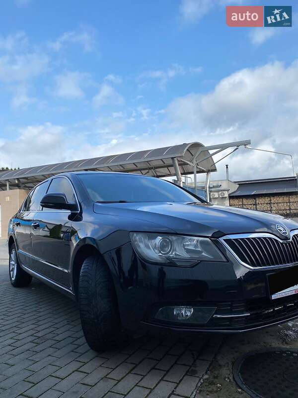 Ліфтбек Skoda Superb 2014 в  фото Ліфтбек Skoda Superb 2014 в