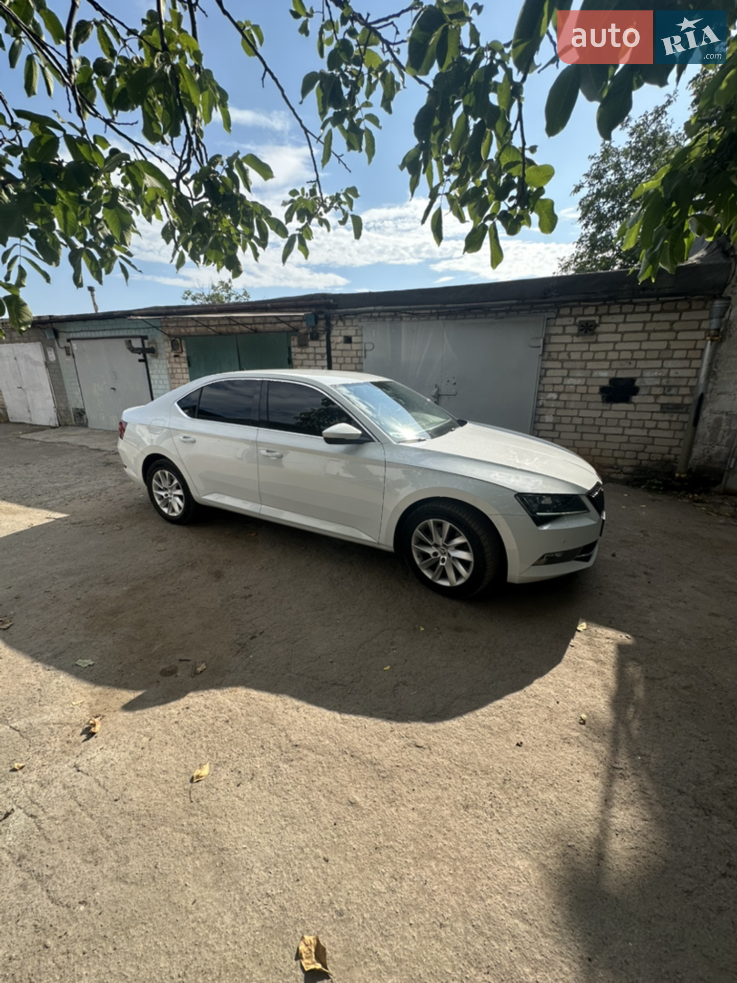 2016 Skoda Superb - мініатюра 2