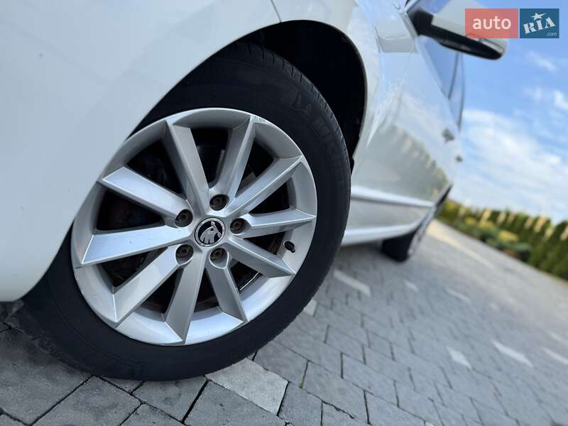 Универсал Skoda Superb 2015 в Дрогобыче