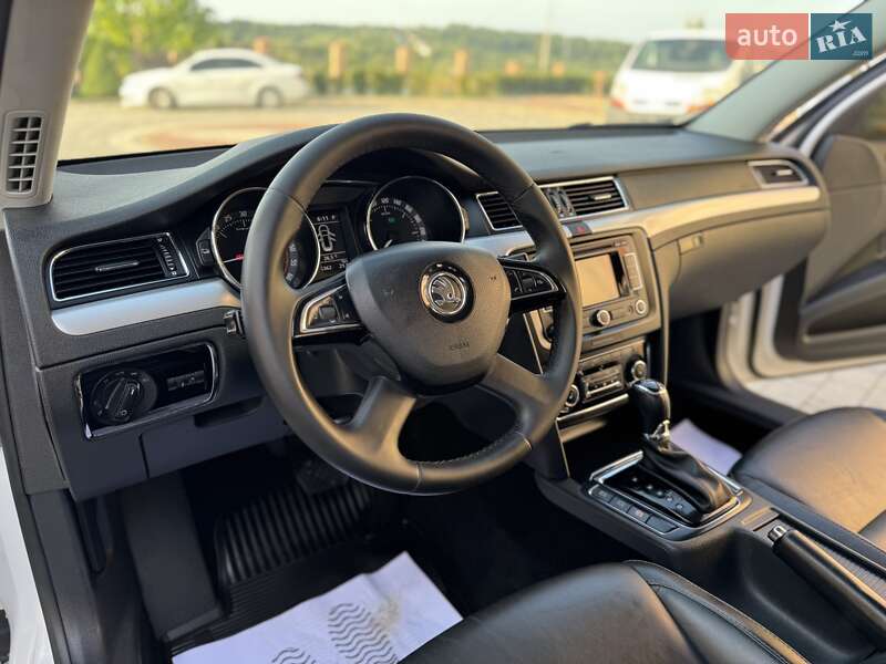 Универсал Skoda Superb 2015 в Дрогобыче