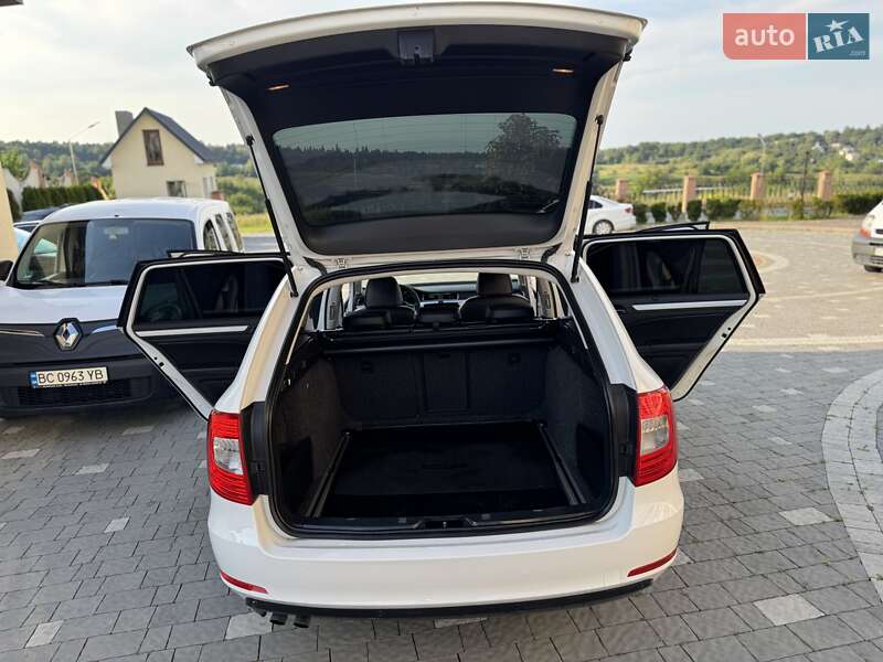 Универсал Skoda Superb 2015 в Дрогобыче