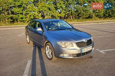 Лифтбек Skoda Superb 2009 в Кропивницком